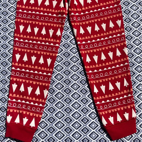 Primary "Tinsel Trees" Holiday Long-Sleeve Pajama Top and Pants, Size 6-7, VGUC - Picture 10 of 10